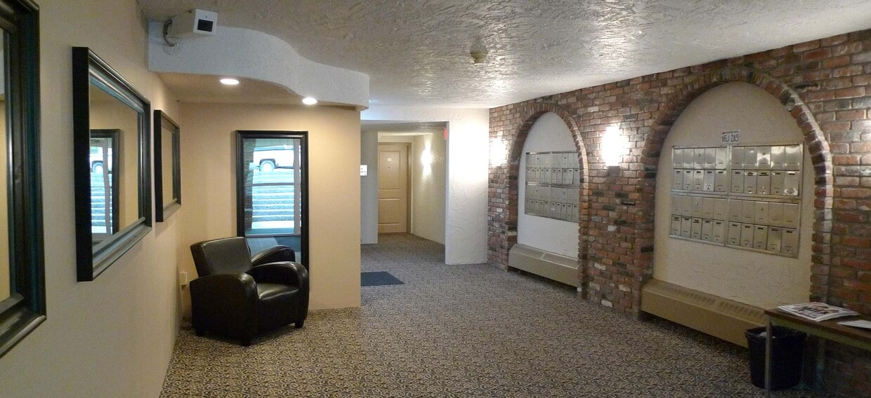 Building Photo - Tatlow Place Apartments