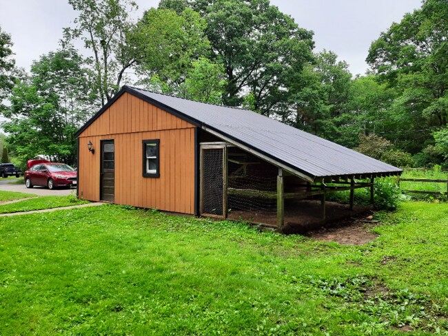 Building Photo - 203 Brooks Rd