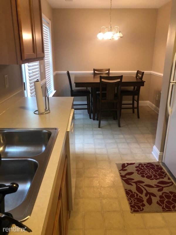 Building Photo - 2 br, 2.5 bath Townhome - 521 Travelers Blvd