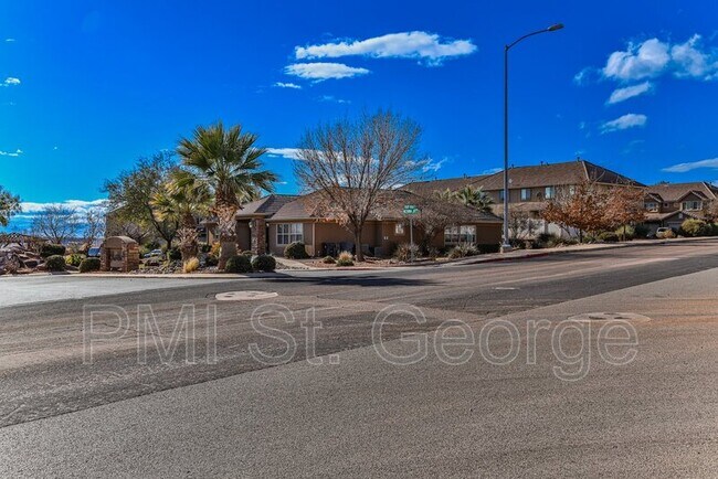 Building Photo - 1000 Bluff View Drive