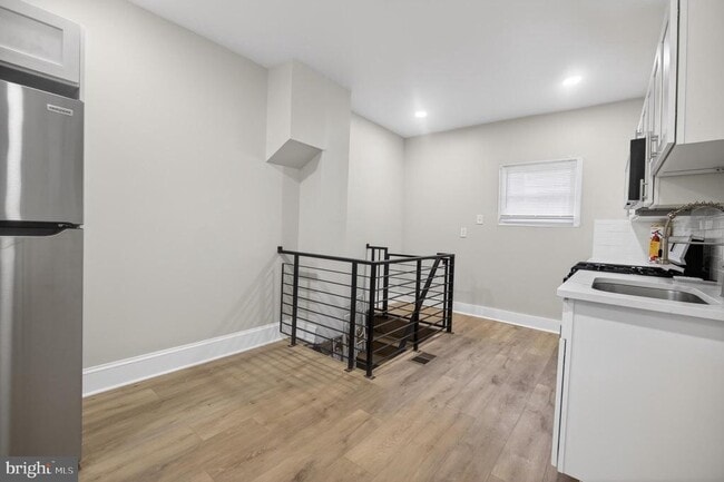 Building Photo - 5437 Webster St