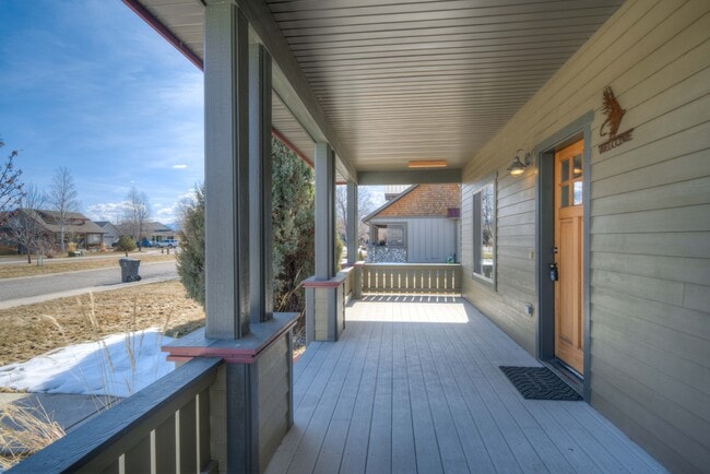 Building Photo - 32 E Clara Ct