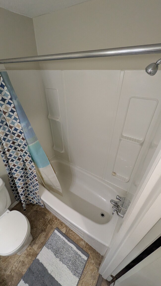 Salle de bain - Pine Place Apartments