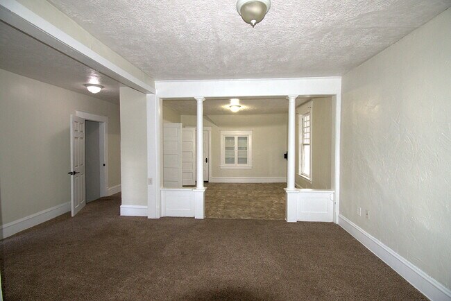 Foto del edificio - 1028 E 8th Ave