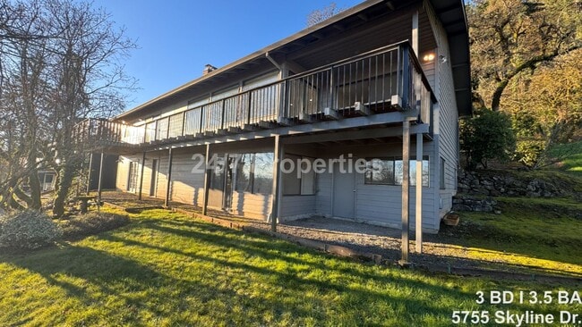 Building Photo - 3 BD I 3.5 BA Home - Separate Living Areas