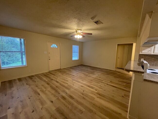 Foto del edificio - 14745 Liberty St