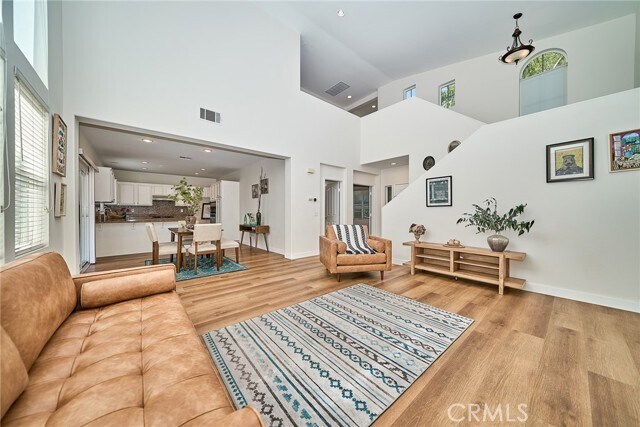 Foto del edificio - 6377 Peach Ave