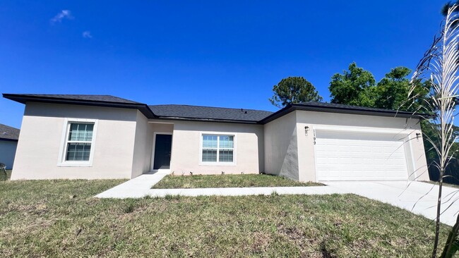 Foto del edificio - BEAUTIFUL 3 BD/2BA Home in Palm Bay!