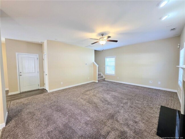 Foto del edificio - 389 Roanoke Dr