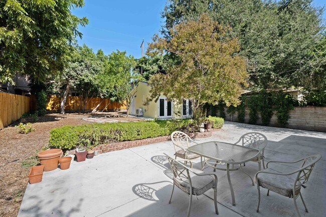Building Photo - 781 Morada Pl