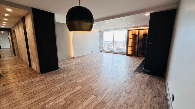 Foto del edificio - 6033 N Sheridan Rd