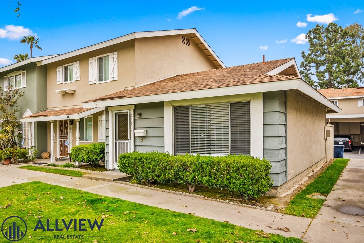 Foto principal - 1 Bed/1 Bath Available in Huntington Beach