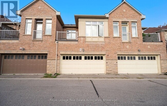 Building Photo - 2022 Lakeshore Rd W