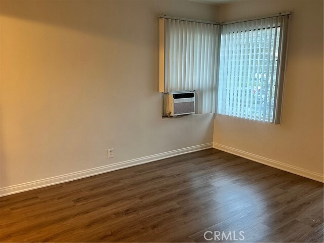 Foto del edificio - 917 Benito Ave