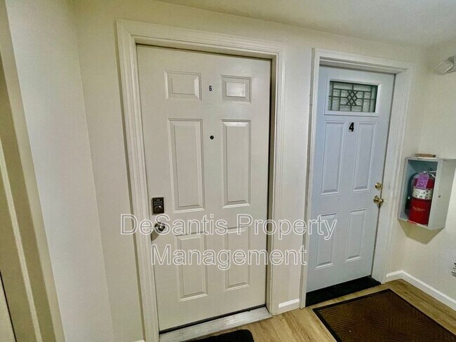 Foto del edificio - 628 Steele St