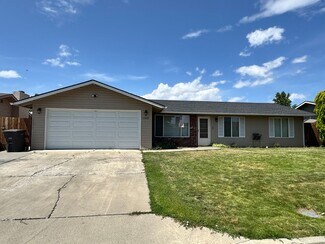 Building Photo - 1422 S 31st Ave