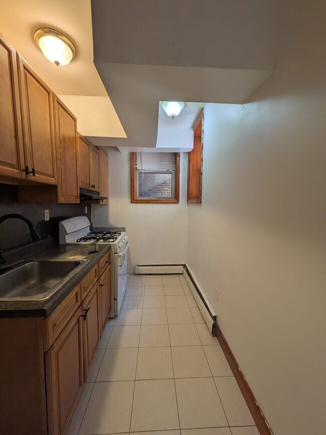 Foto del edificio - 93 W 33rd St