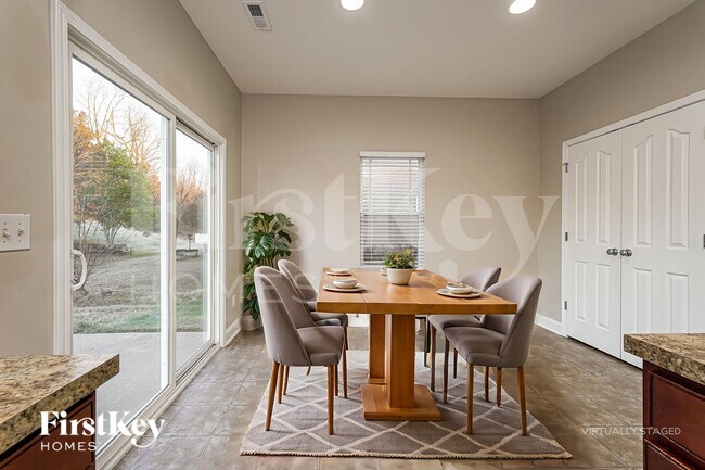 Foto del edificio - 137 Rosewalk Ln