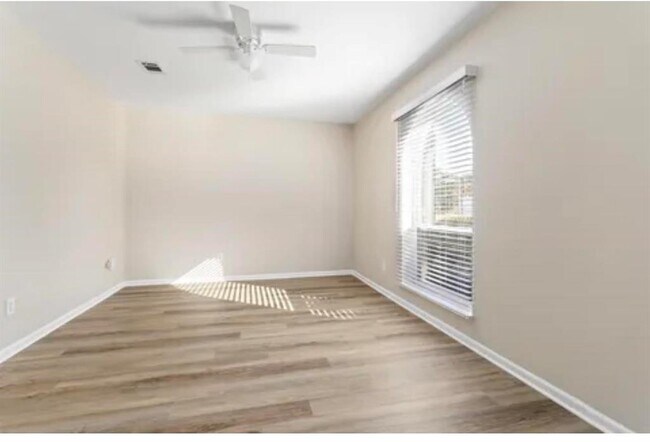 Building Photo - 8420 Manion Dr