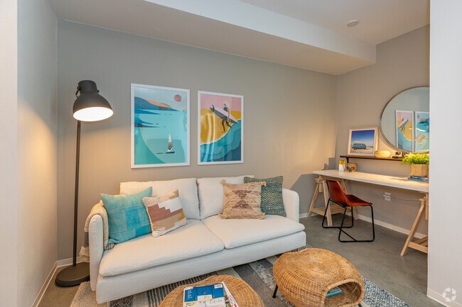 1BR, 1 BA - 643SF - 4th and J