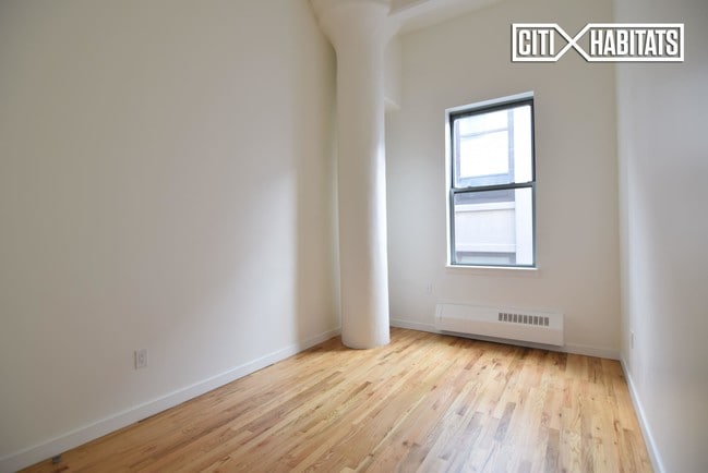 Building Photo - 204 Huntington St