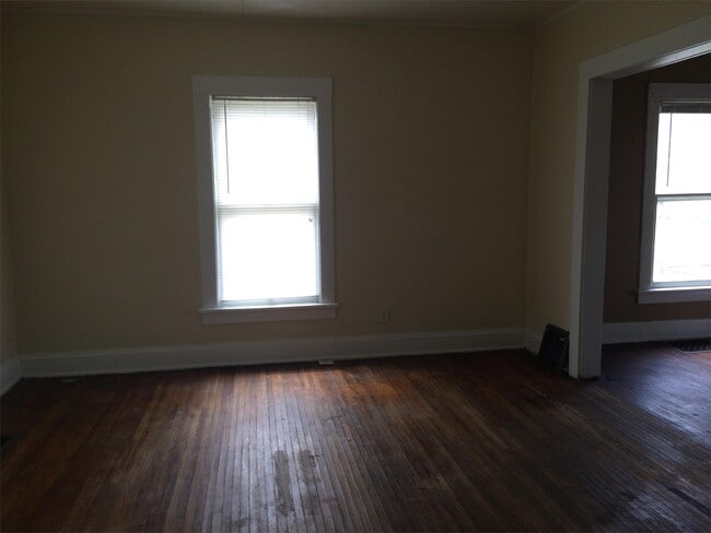 Building Photo - 203 Cutler St