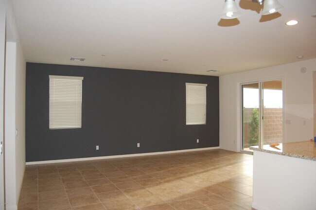 Foto del edificio - 30872 N 138th Ave