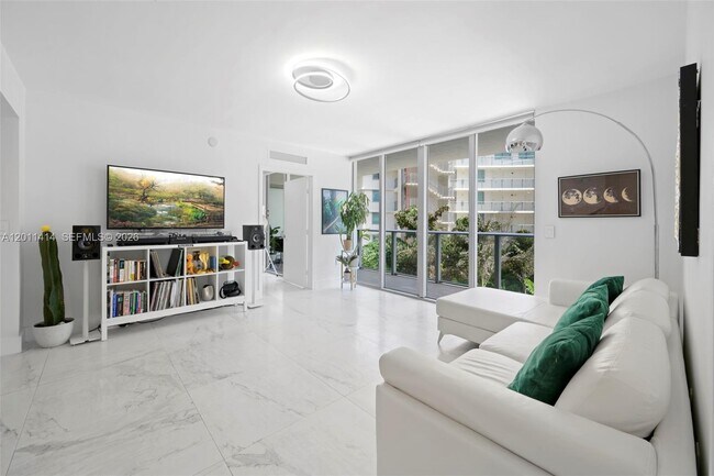 Foto del edificio - 6620 Indian Creek Dr