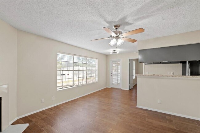 Foto del edificio - 2750 Holly Hall St
