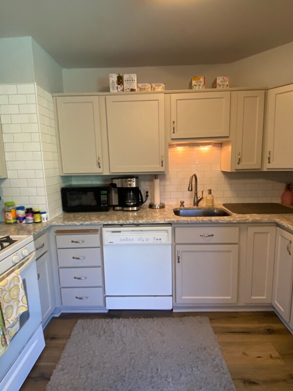 Building Photo - 11 Ivanhoe Ct
