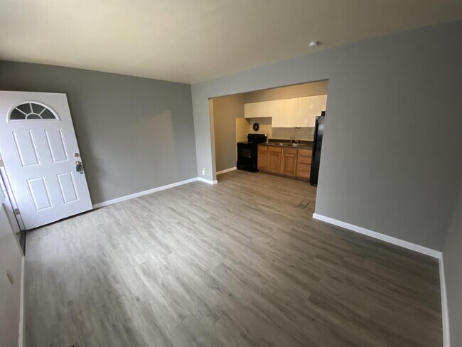 Building Photo - 10012 Stimson Dr