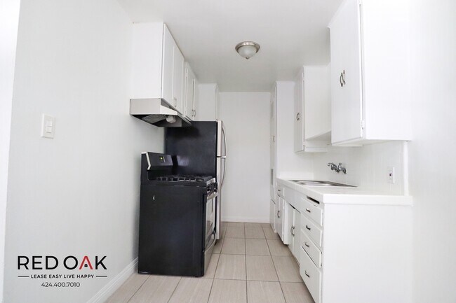 Foto del edificio - 5832 Carlton Way