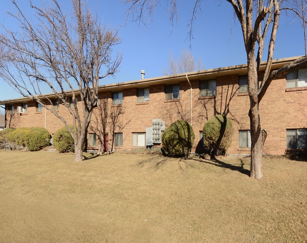 Primary Photo - 1707-1717 Cheyenne Ave
