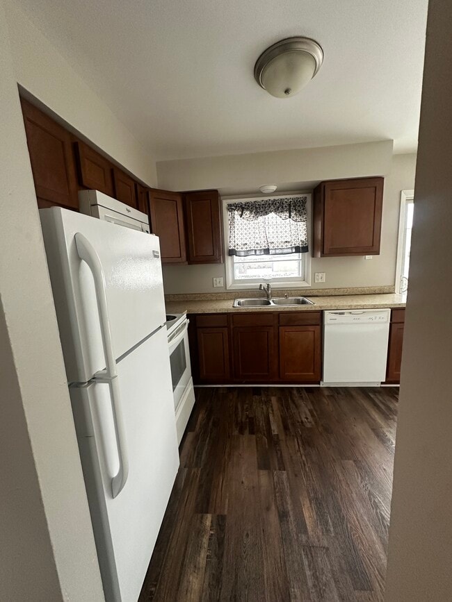 Building Photo - 8217 Park State Dr