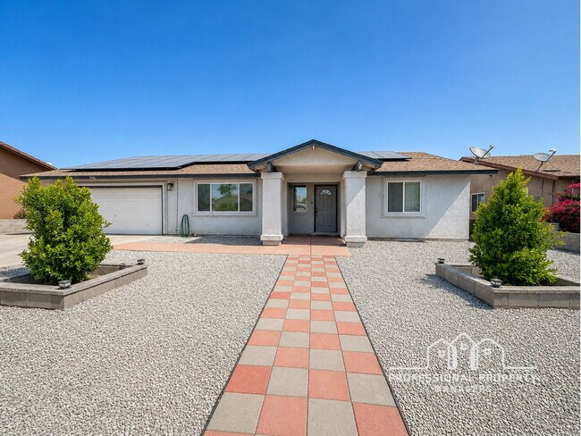 Foto del edificio - “Spacious 4-Bedroom, 2-Bath Home with Solar Panels in Yuma”