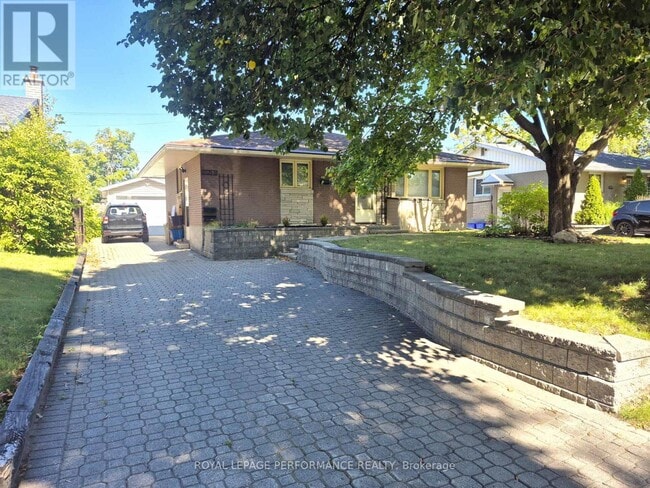 Photo du bâtiment - 2529 Roman Ave