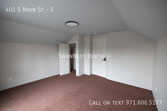 Foto del edificio - 401 S Main St