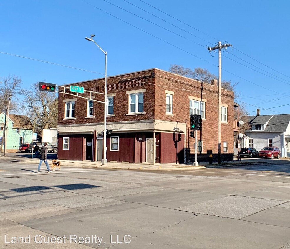 Foto principal - 3 br, 1 bath Apartment - 1701 North Main St.
