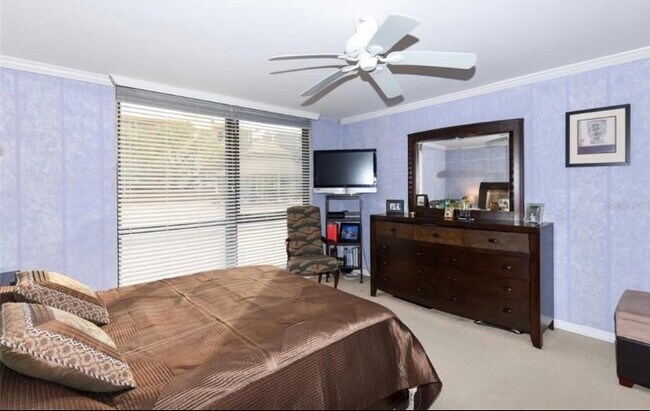Building Photo - 707 S Gulfstream Ave