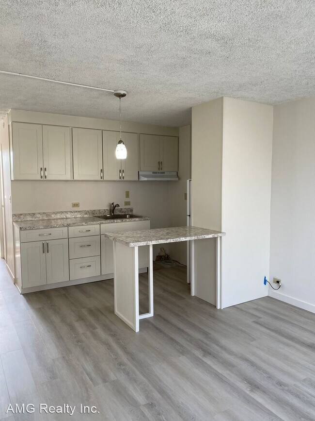 Building Photo - Studio, 1 bath House - 711 Kamuela Ave #204