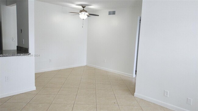 Foto del edificio - 14861 SW 104th St