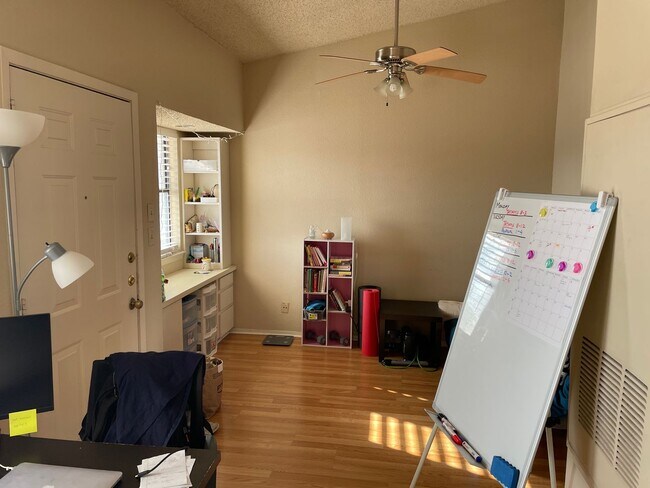 Building Photo - Guadalupe Square