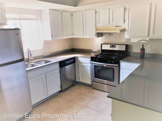 Building Photo - 35 Rumson Ct