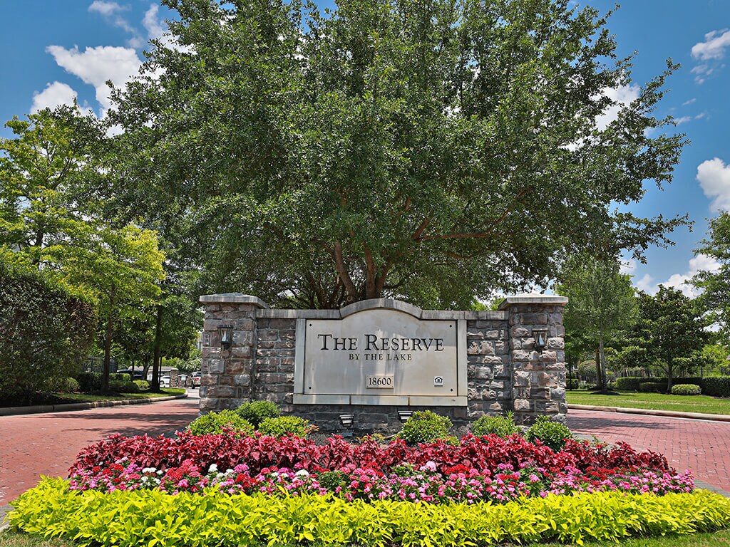 Reserve by the Lake Apartments - Houston, TX | Apartments.com