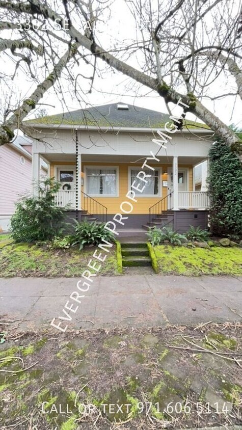 Foto principal - Charming 1BA Home Street Parking and Elect...