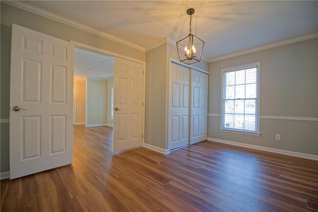 Foto del edificio - 1317 Witham Dr