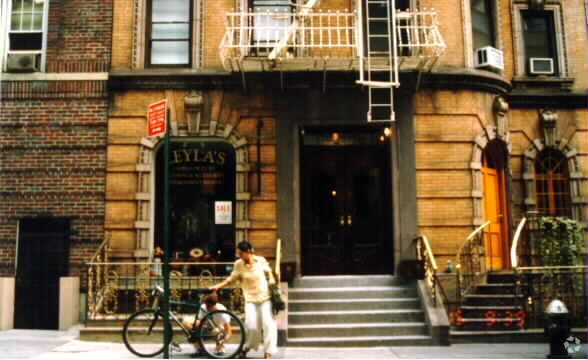 Foto del edificio - 227 E 50th St