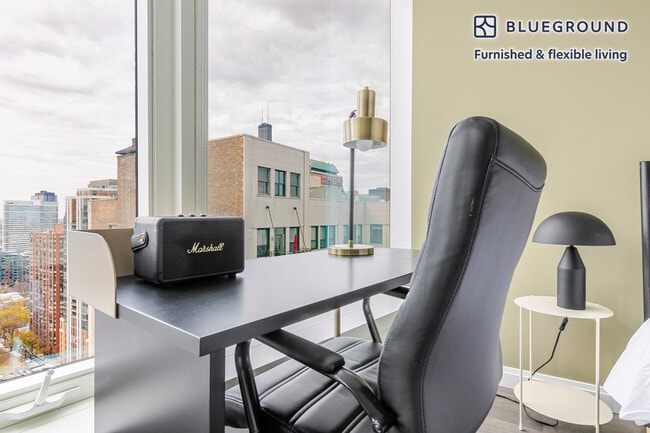 Building Photo - 1000 S Michigan Ave