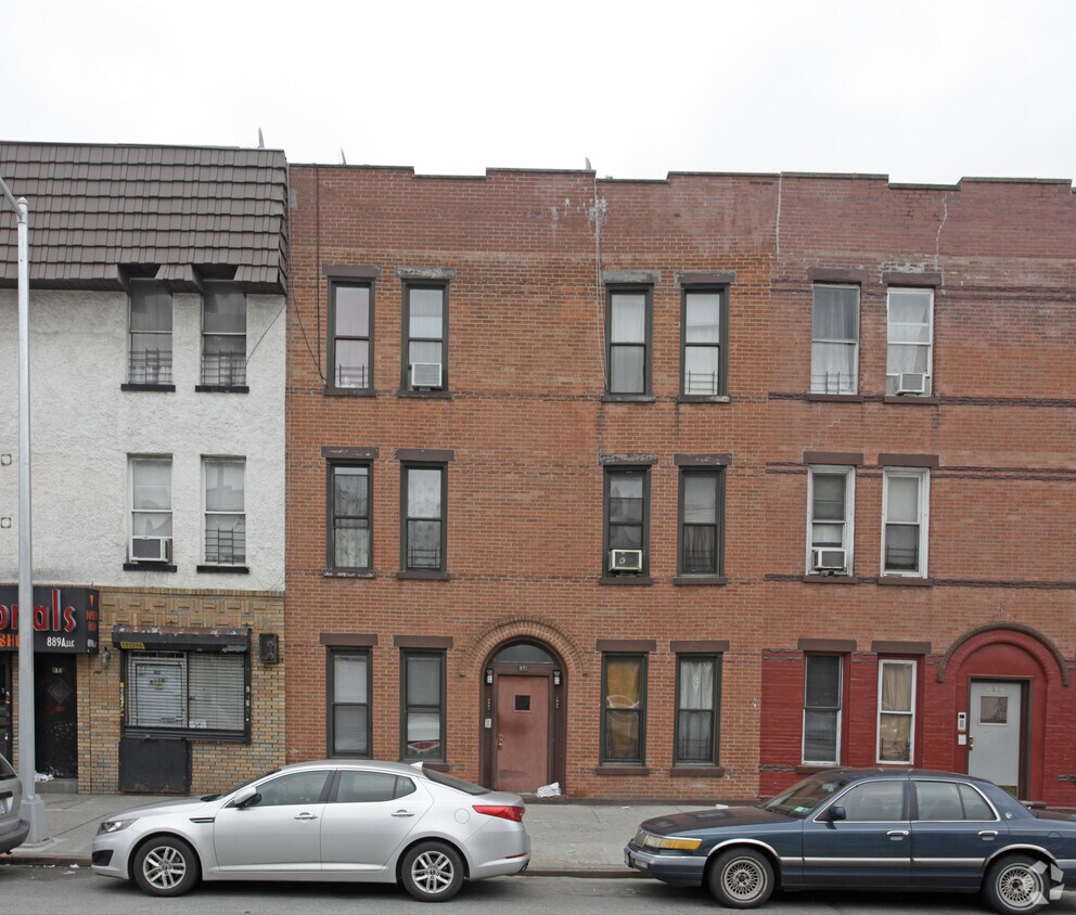 Building Photo - 891 4th Ave