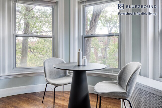 Foto del edificio - 45 Carlton St